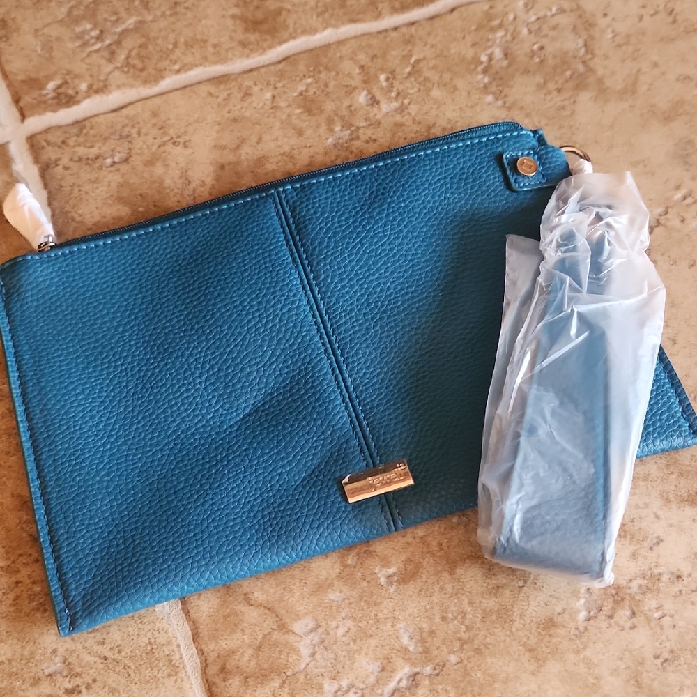 New Jewell By Thirty-one Turquoise Textured Clutch and Accessory Set